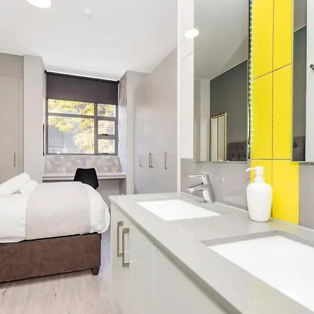 Easy Stay - The Median Rosebank Johannesburg Exterior photo