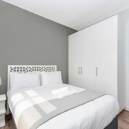 Easy Stay - The Median Rosebank Johannesburg Exterior photo