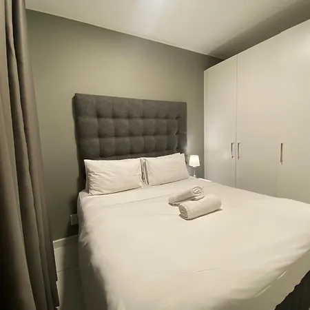 Easy Stay - The Median Rosebank Johannesburg Exterior photo
