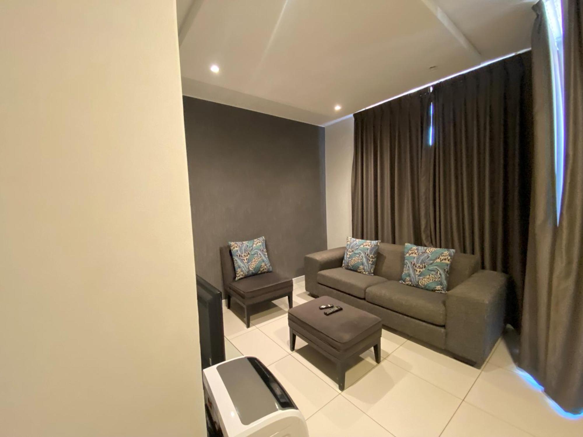 Easy - The Median Rosebank Apartment
